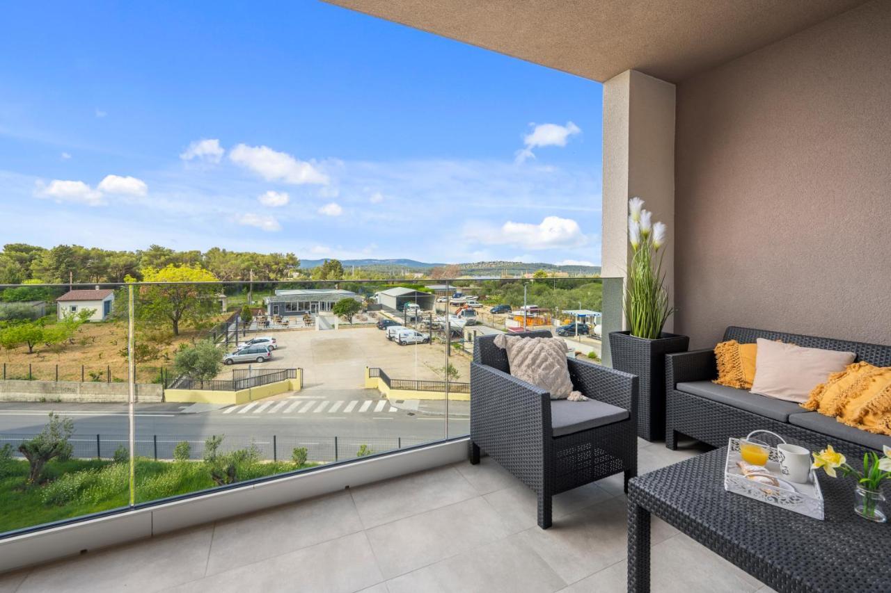 Apartments Karla & Jakov シベニク エクステリア 写真